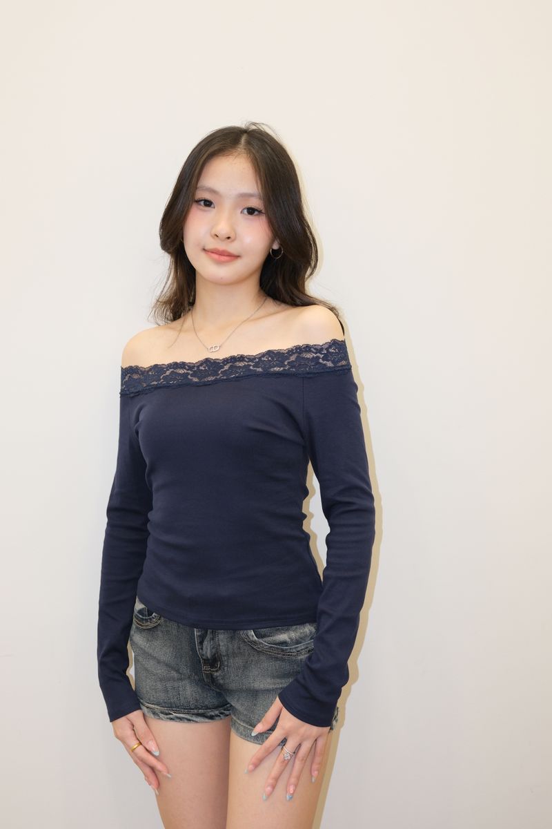 Lace Top thumbnail 2