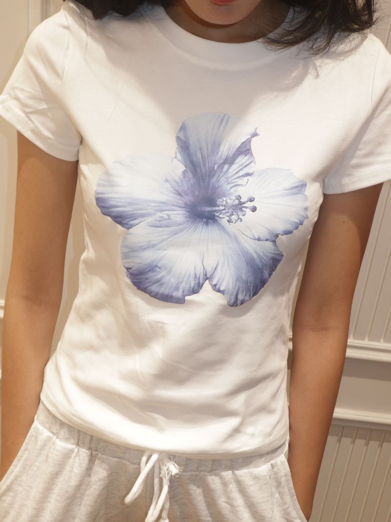 Sunday blue flower thumbnail 3