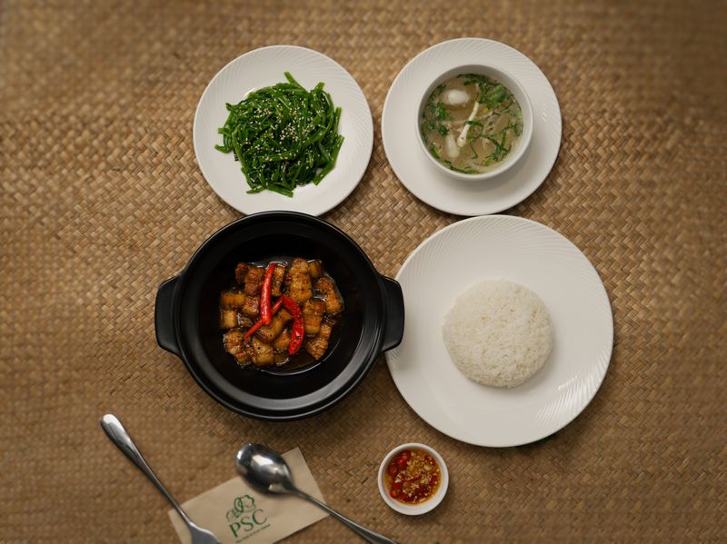 Set Braised pork belly with black pepper