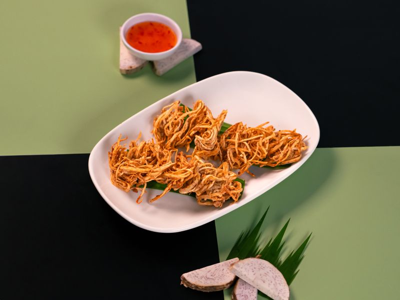 Deep fried taro with mince pork