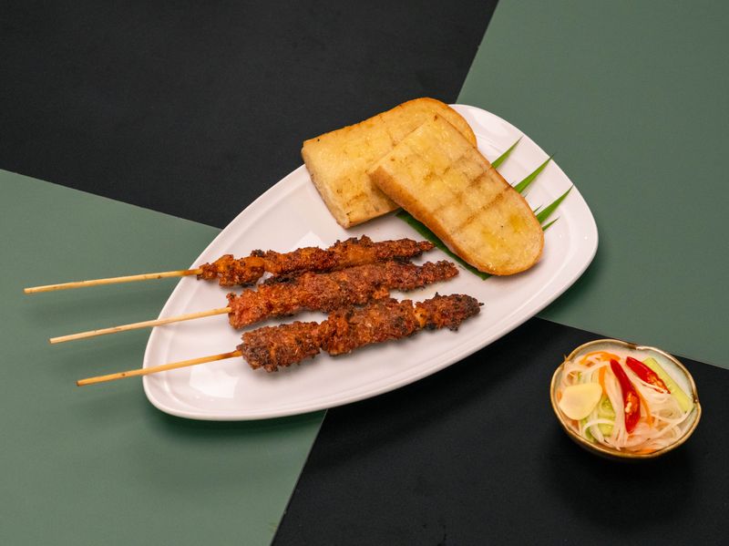 Grilled Beef Satay Skewers With Butter Bread