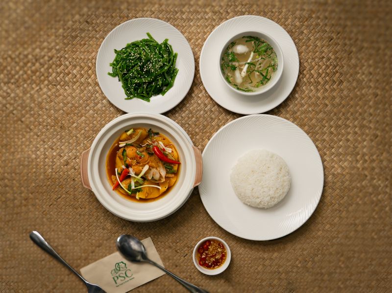 Set Braised fish kae with pineapple