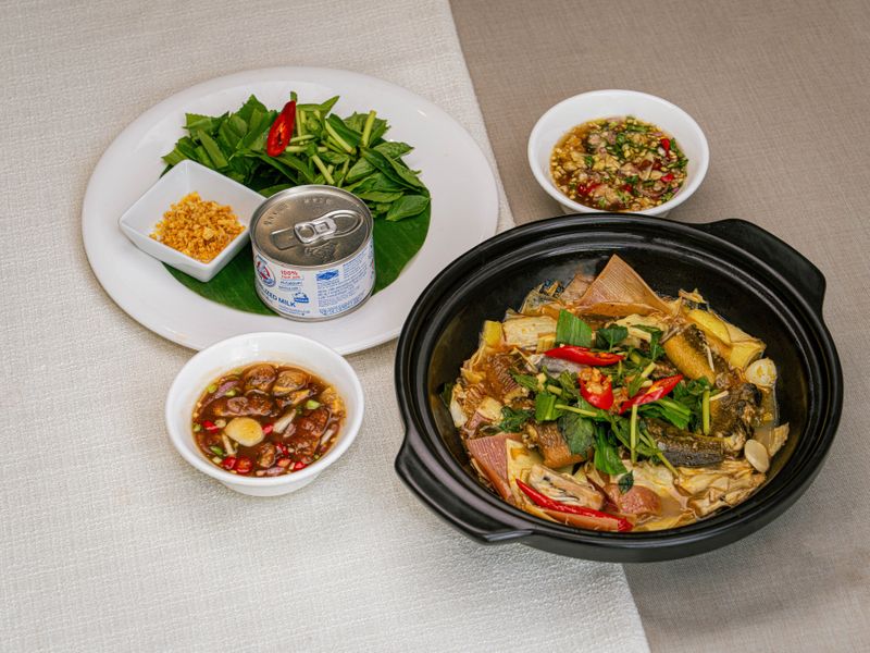 Steamed Eel with fresh milk and banana flower