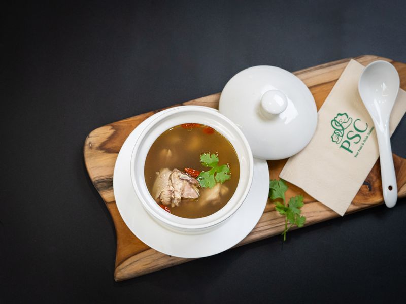 Doubled boiled chicken soup with Kee Chee
