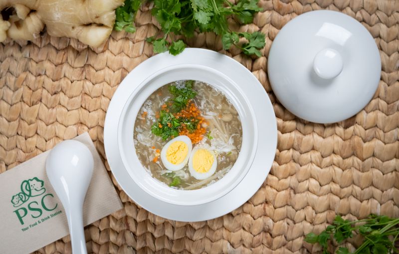 Crab meat soup with egg quai