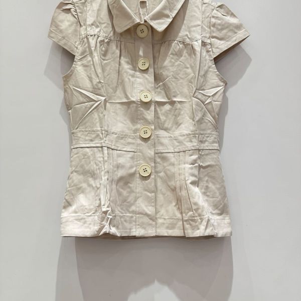 Button Top