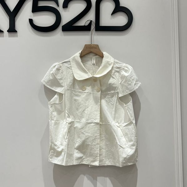 Lev4 White blouse