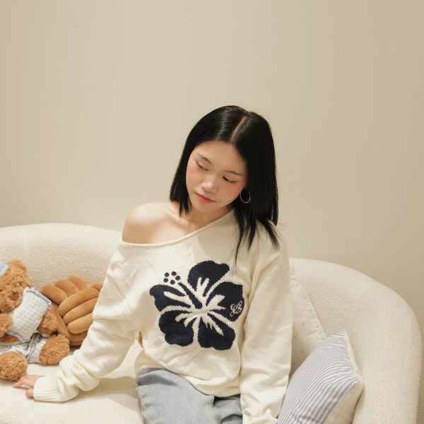 Flower sweater