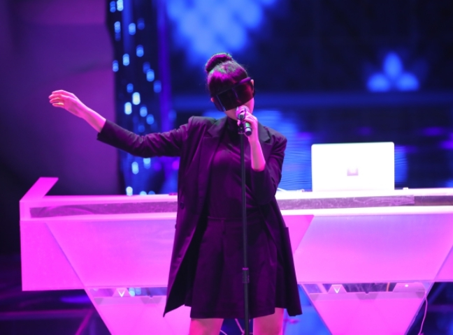 Jasmine Sokko puts on a stunning performance on Chinese electronic music reality show ‘Rave Now’