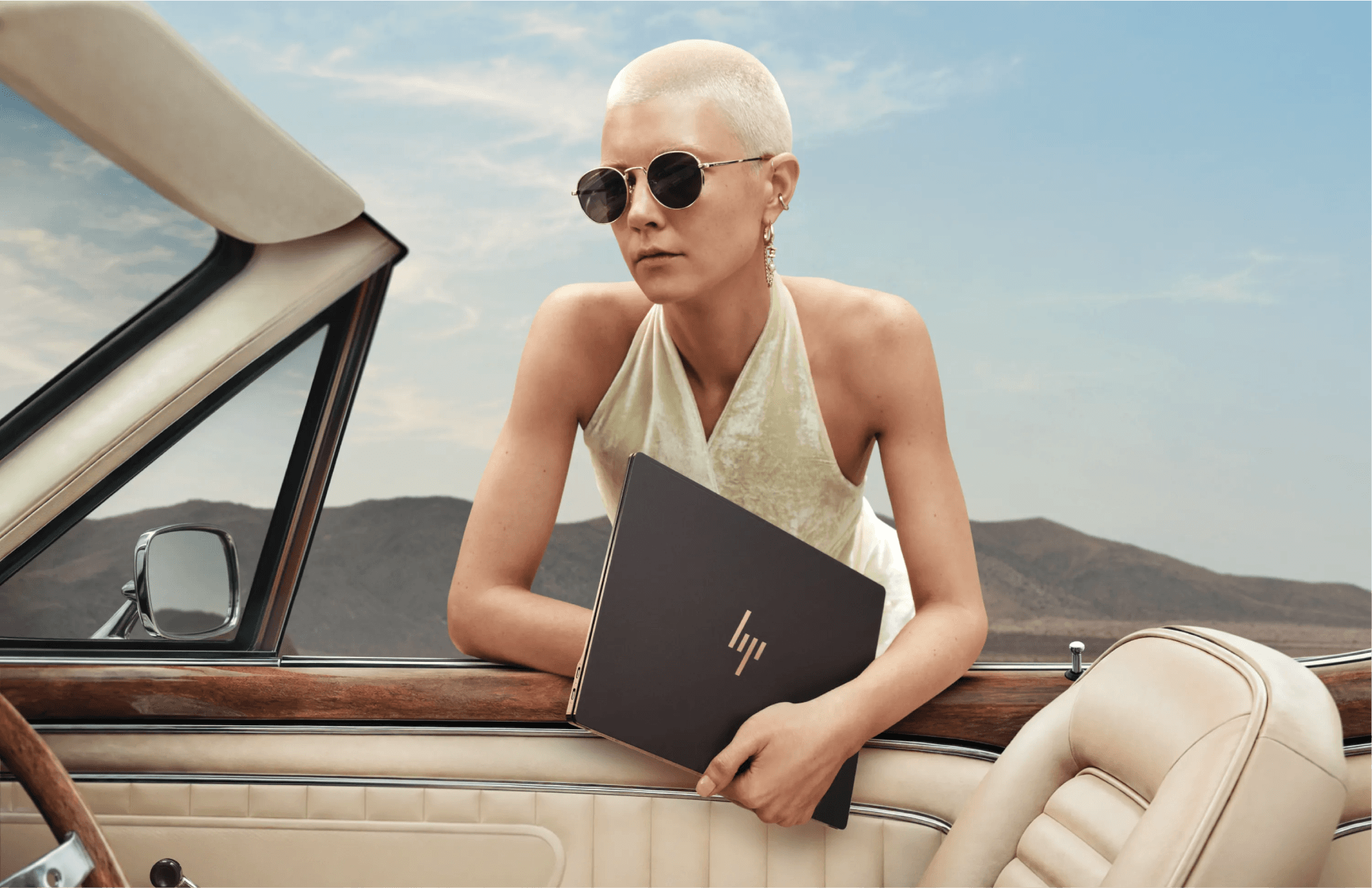 HP OmniBook Ultra lifestyle