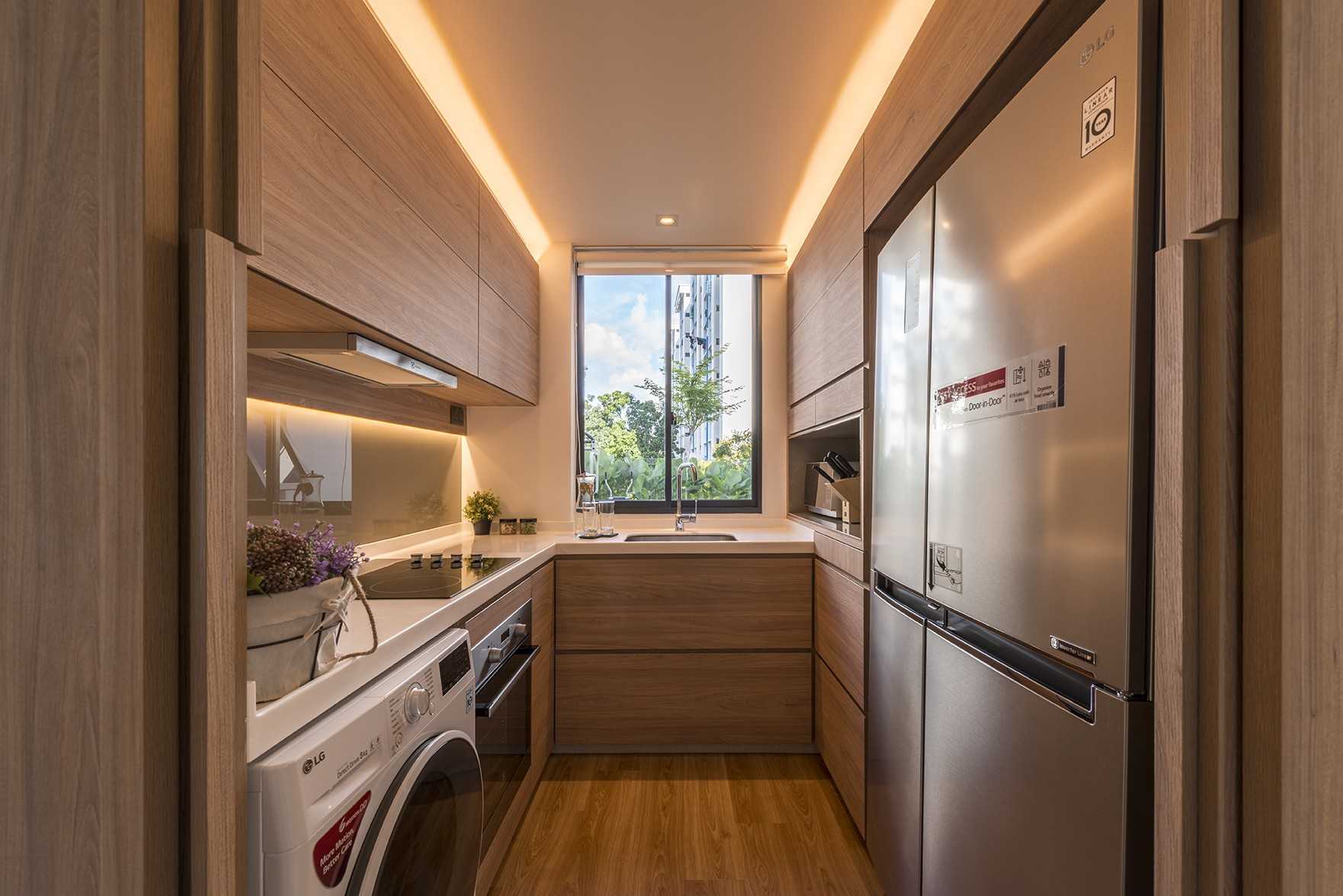 Modern Kitchen with Countertop and Kitchen Window