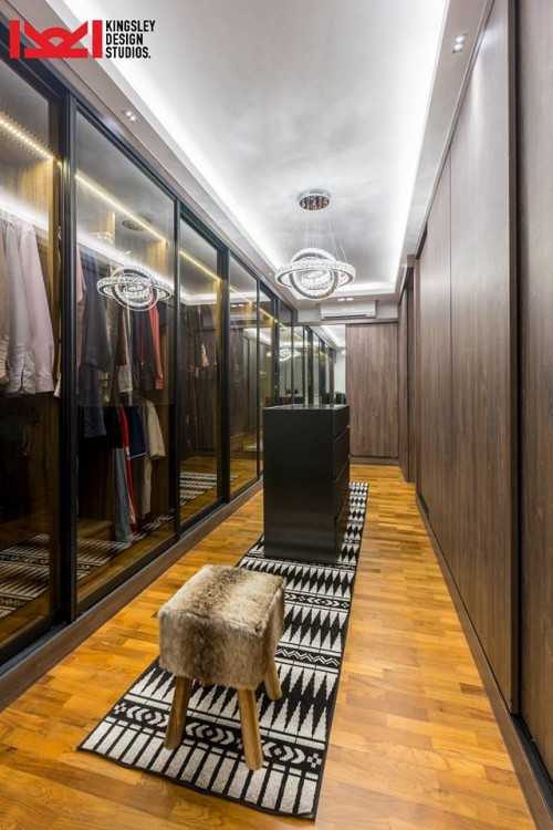 Contemporary at 847 Woodlands St 82