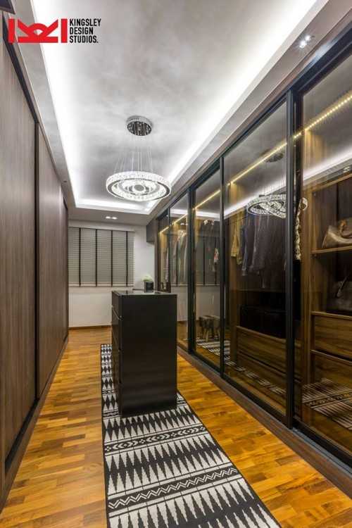 Contemporary at 847 Woodlands St 82