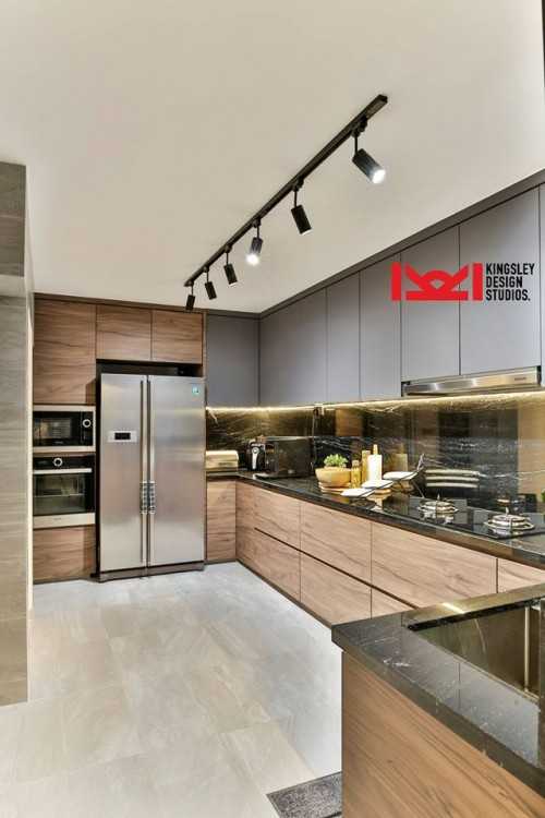 Contemporary at 847 Woodlands St 82