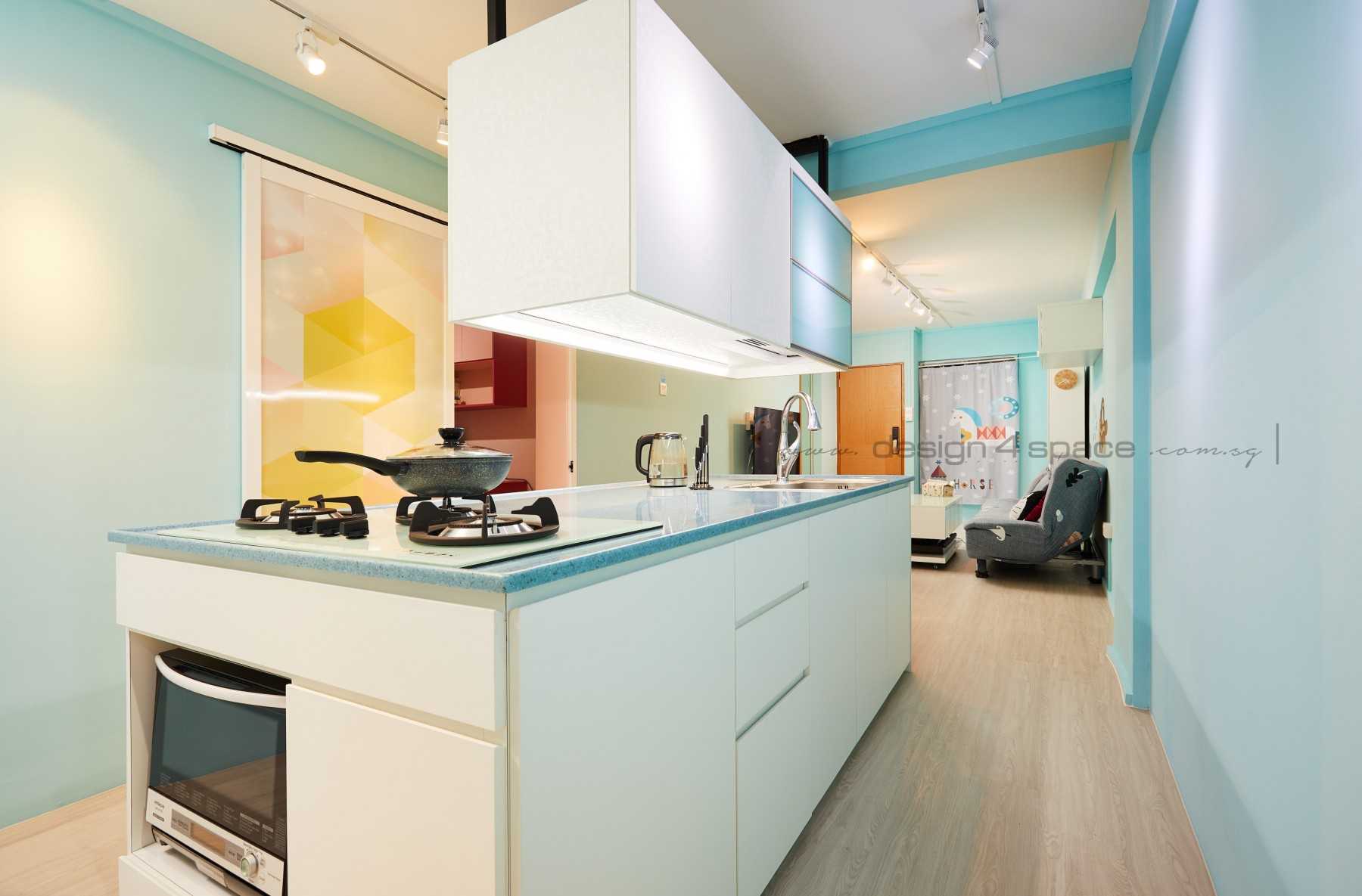 Contemporary Kitchen with Wood Flooring and Open Kitchen