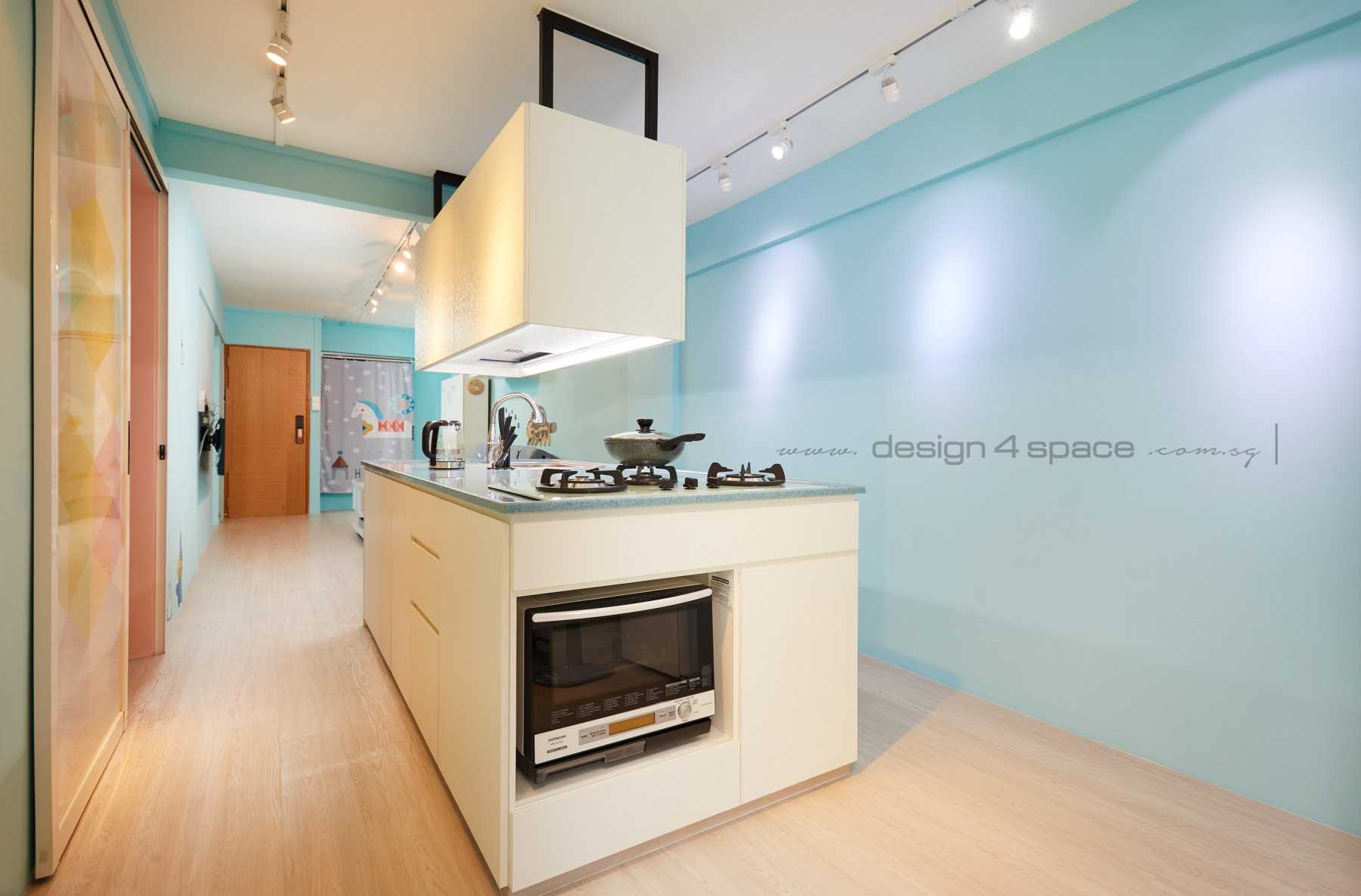 Contemporary Kitchen with Vinyl Flooring and Open Kitchen