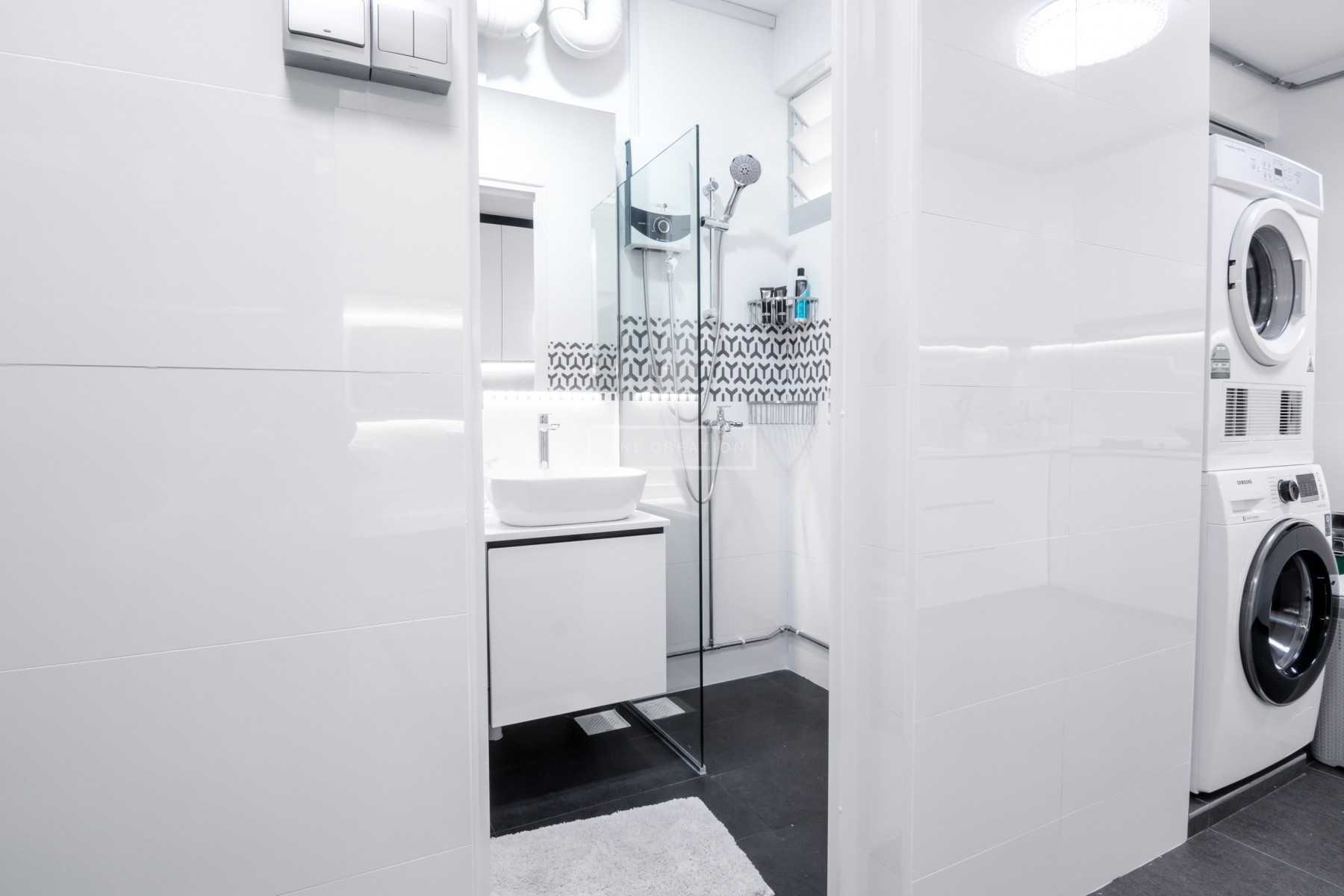 Contemporary Bathroom with Mirror and Shower Screen