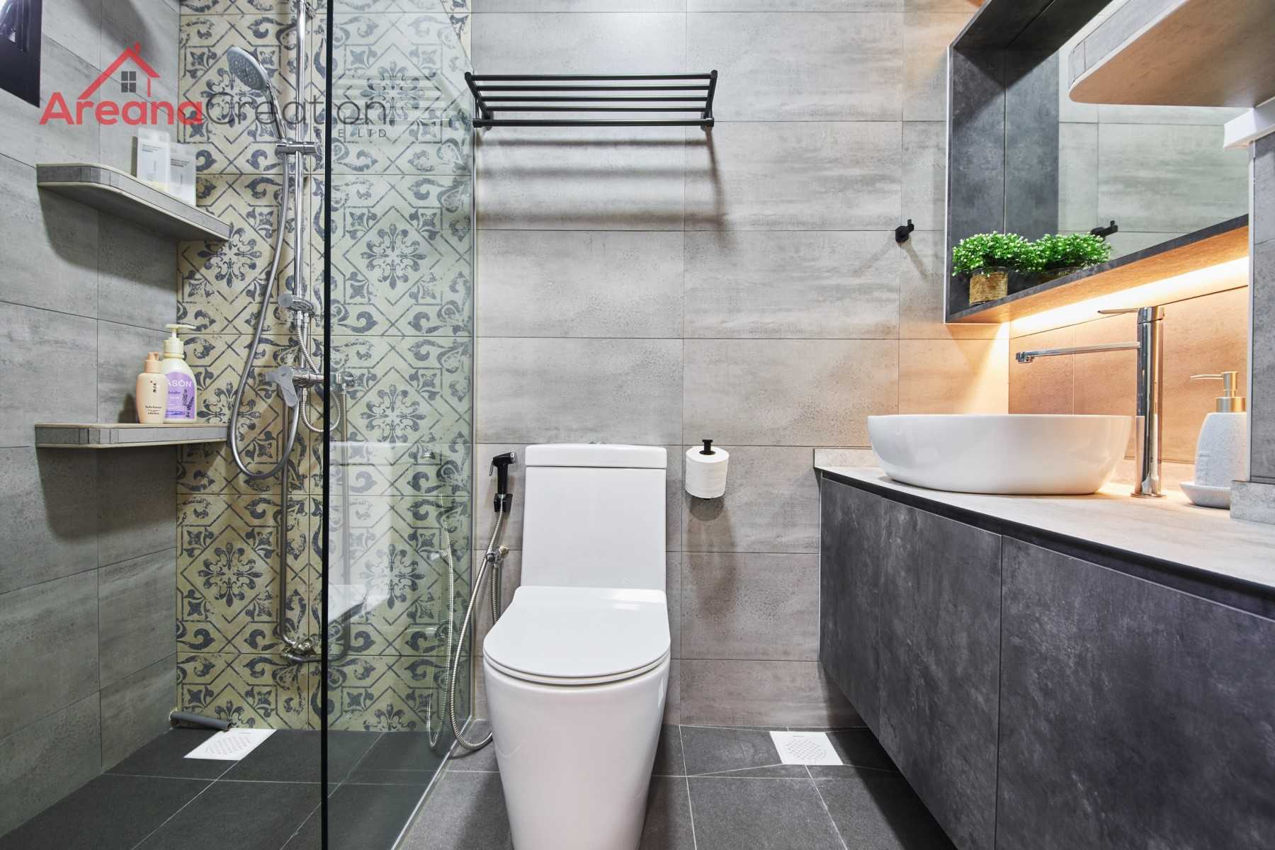 Scandinavian Bathroom with Mirror and Bathtub