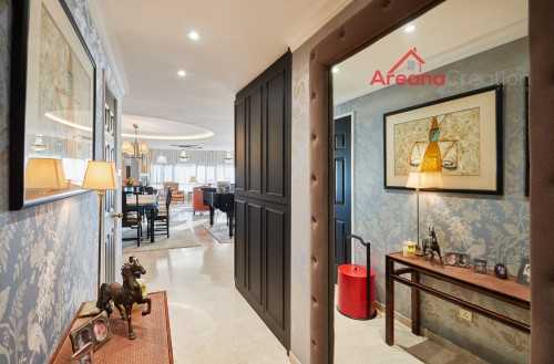 Vintage Entryway at The Draycott