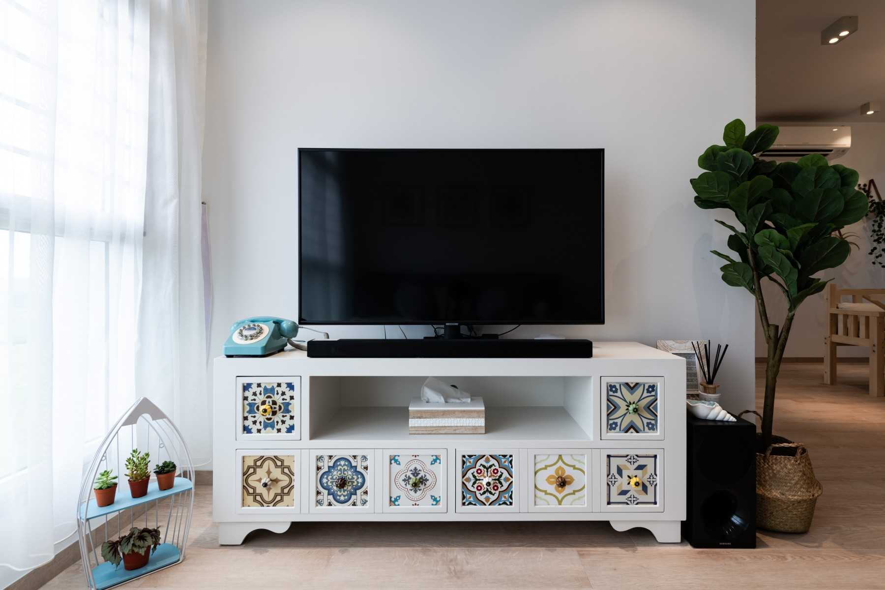 Transitional Living Room with Vinyl Flooring and TV Console