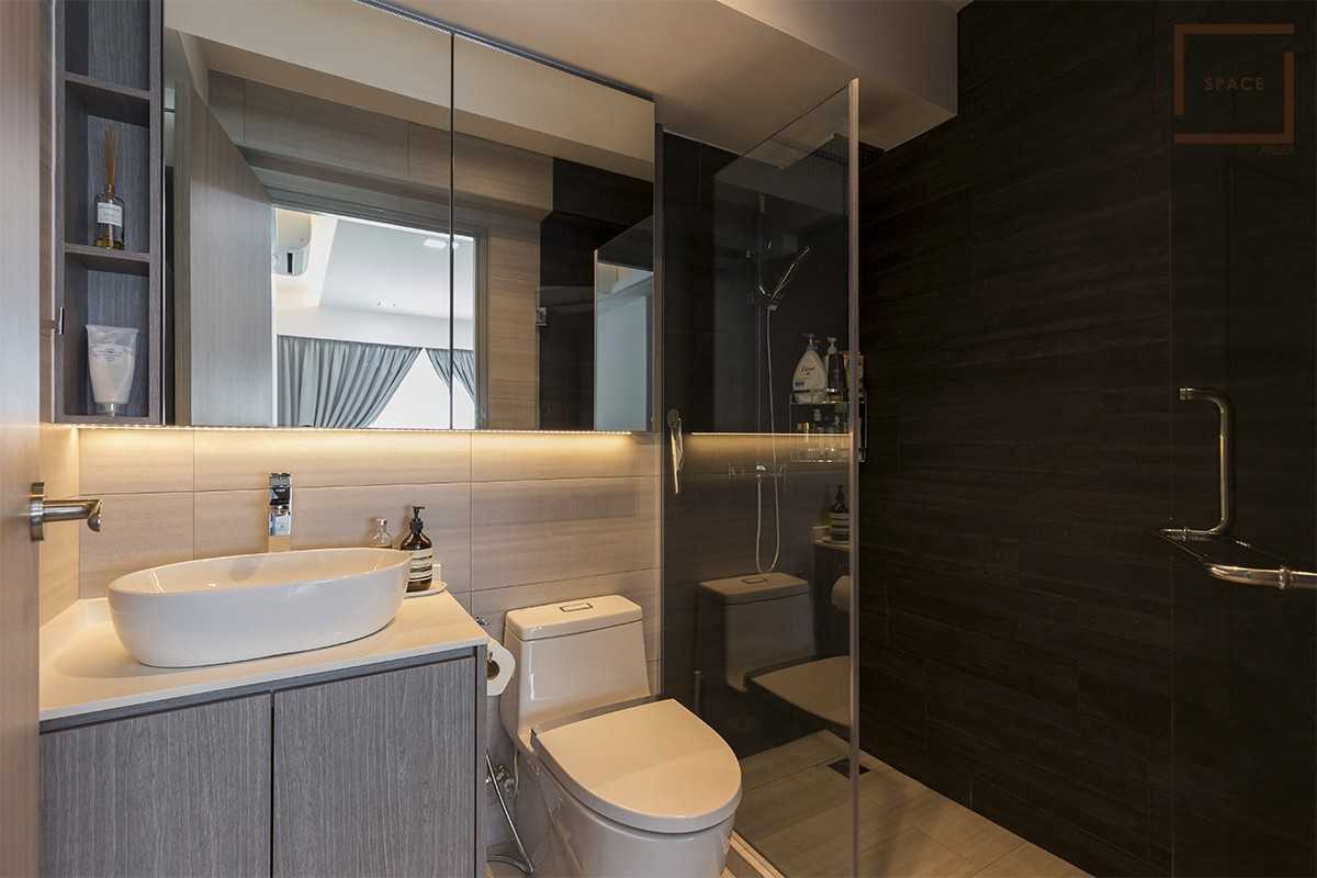 Scandinavian Bathroom with Mirror and Shower Screen