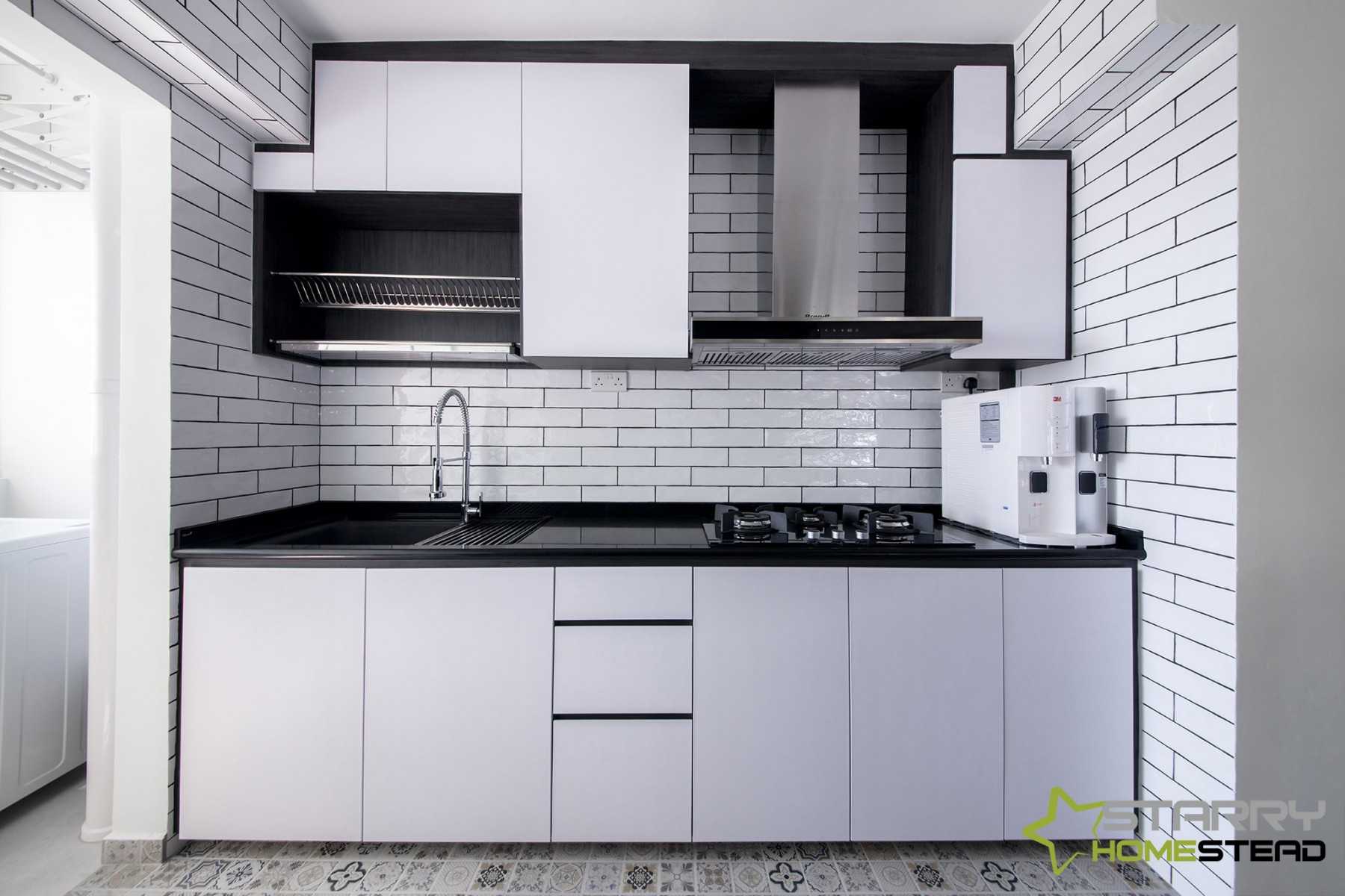 Transitional Kitchen with Kitchen Backsplash and Kitchen Cabinets