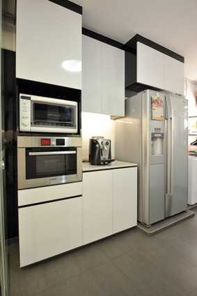 Contemporary at 21. HDB EA IN NORTH AREA