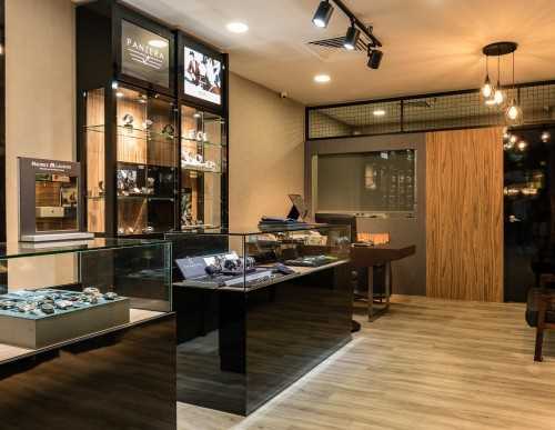 Vintage at Vintage style retail Design