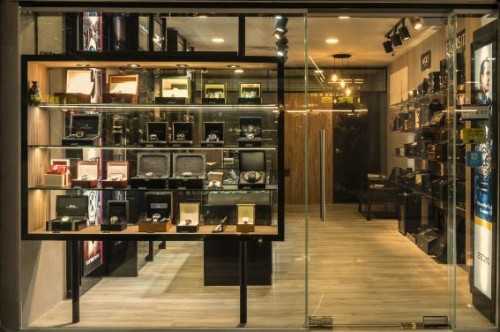 Vintage at Vintage style retail Design