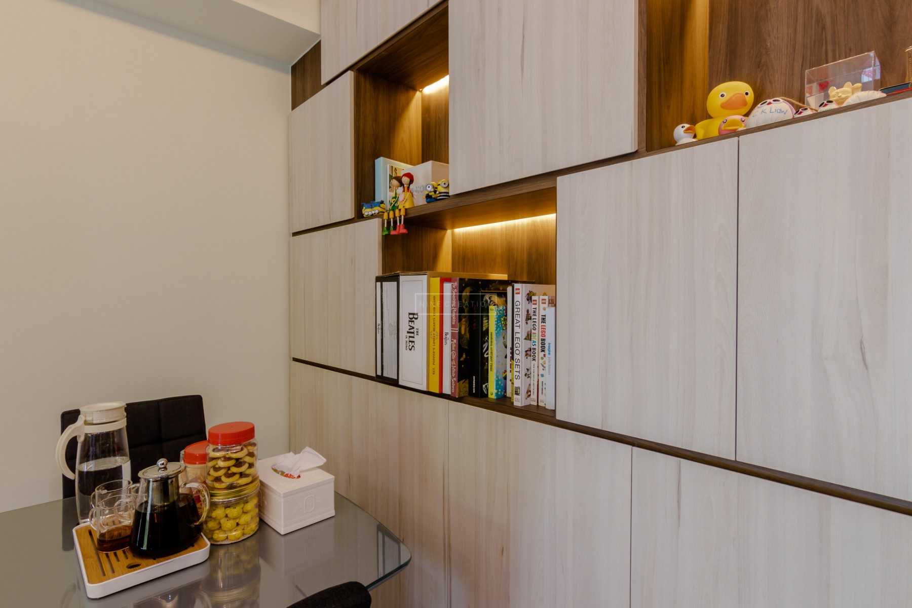 Scandinavian Dining Room with Cove Lighting and Dining Table