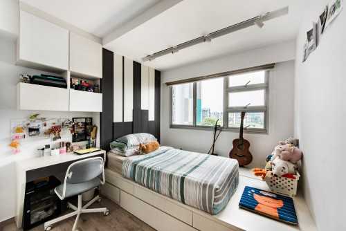 Contemporary Bedroom at woodland