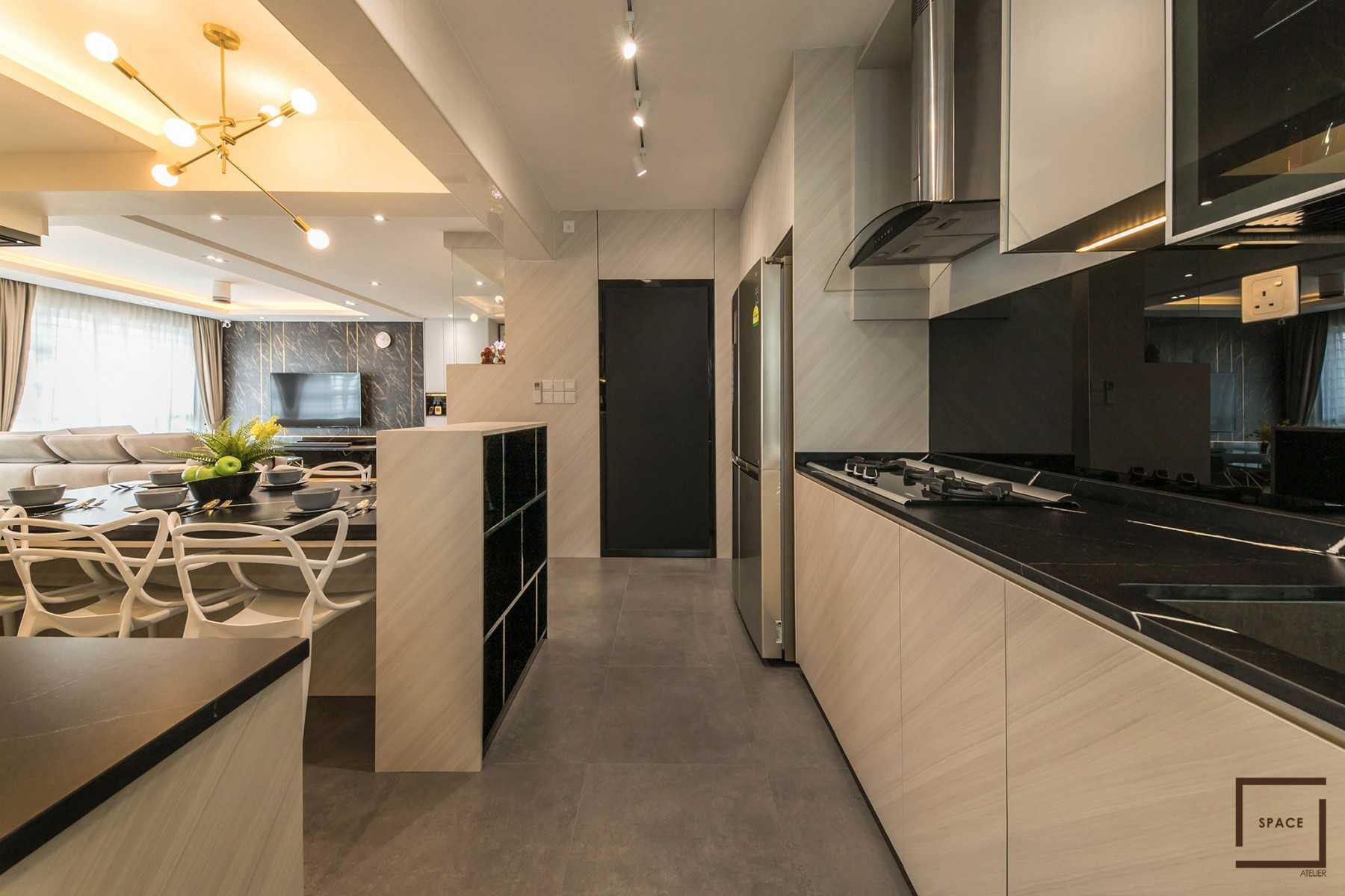 Contemporary Kitchen with Herringbone Tiling and Open Kitchen