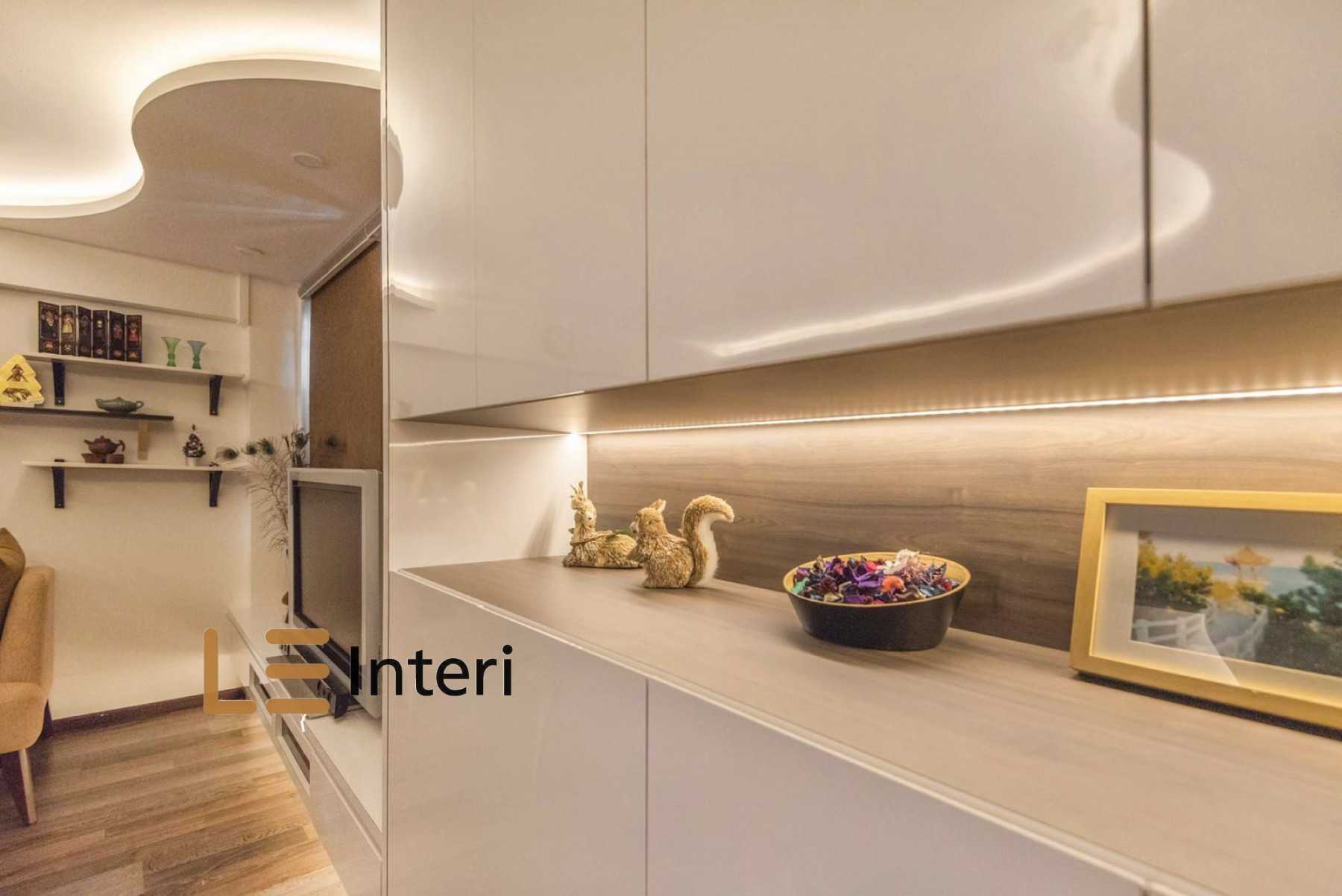 Contemporary Foyer with Vinyl Flooring and TV Console