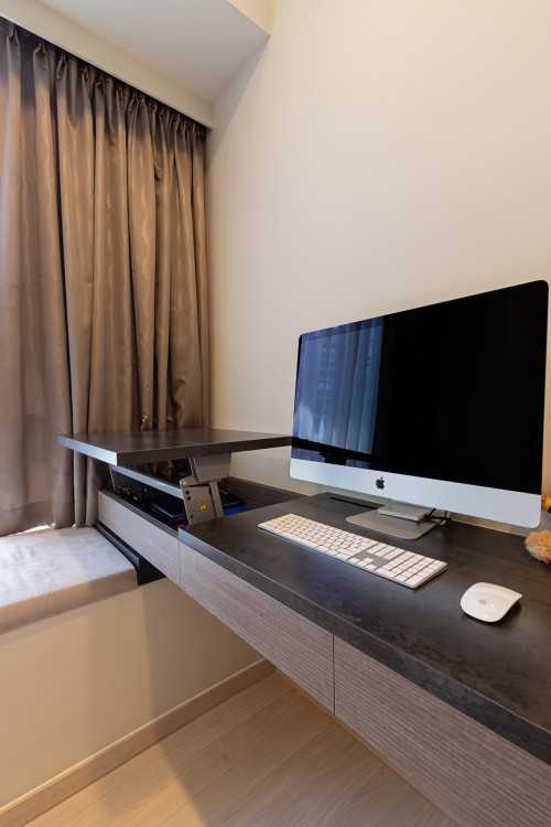Contemporary Workstation at 139 Pasir Ris Grove