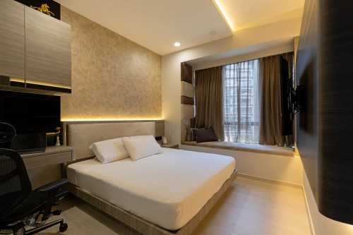Contemporary Bedroom at 139 Pasir Ris Grove