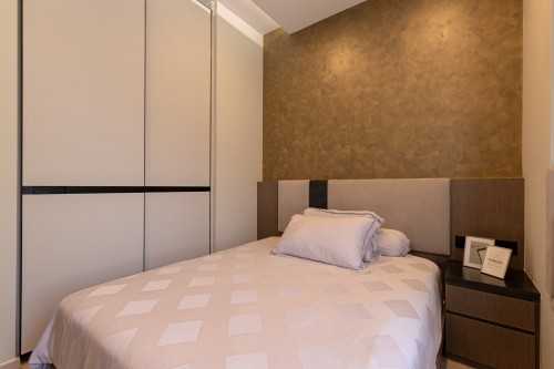Contemporary Bedroom at 139 Pasir Ris Grove
