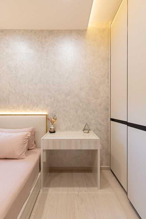 Contemporary Bedroom at 139 Pasir Ris Grove