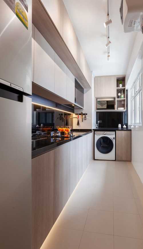 Contemporary Kitchen at Bukit Batok West Avenue 6