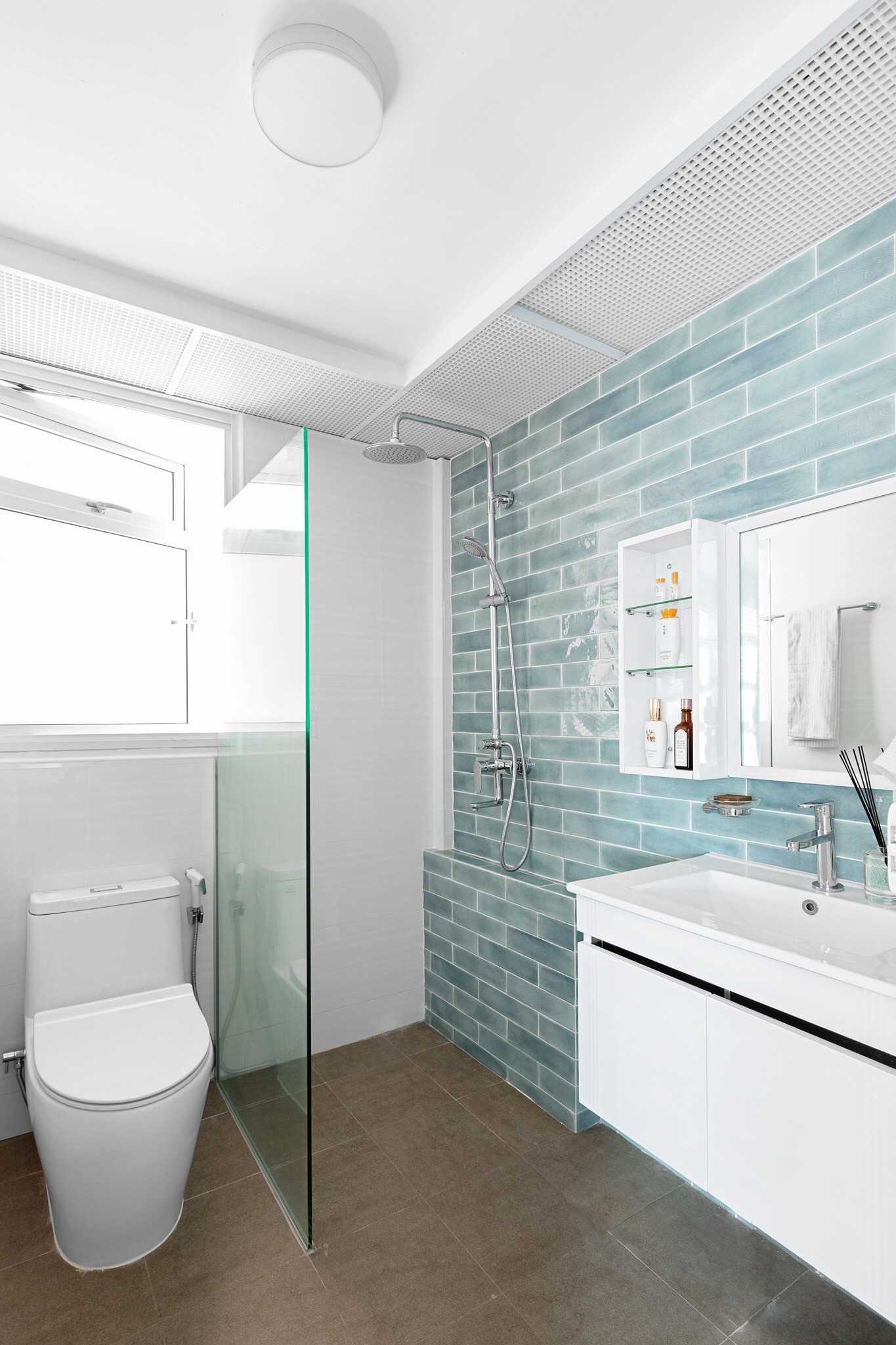 Scandinavian Bathroom with Shower Screen and Bathroom Accessories