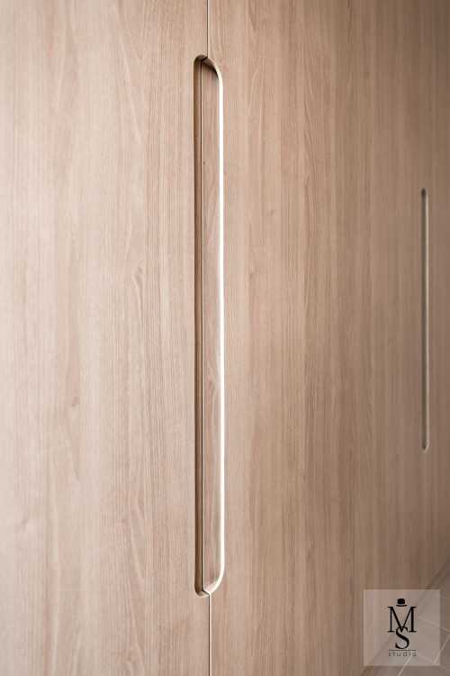 Scandinavian Walk-in Wardrobe at Toa Payoh Apex