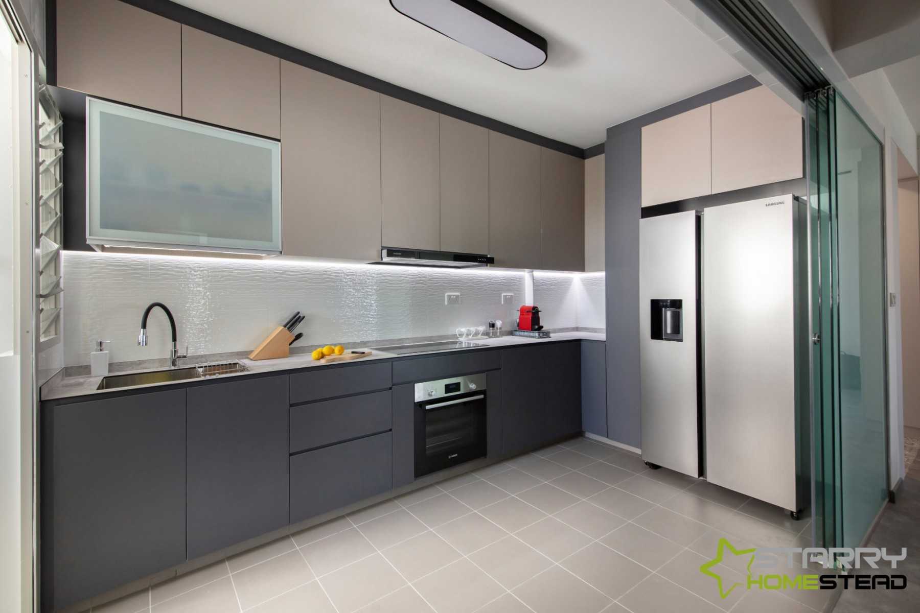 Industrial Kitchen with Open Kitchen and Kitchen Backsplash