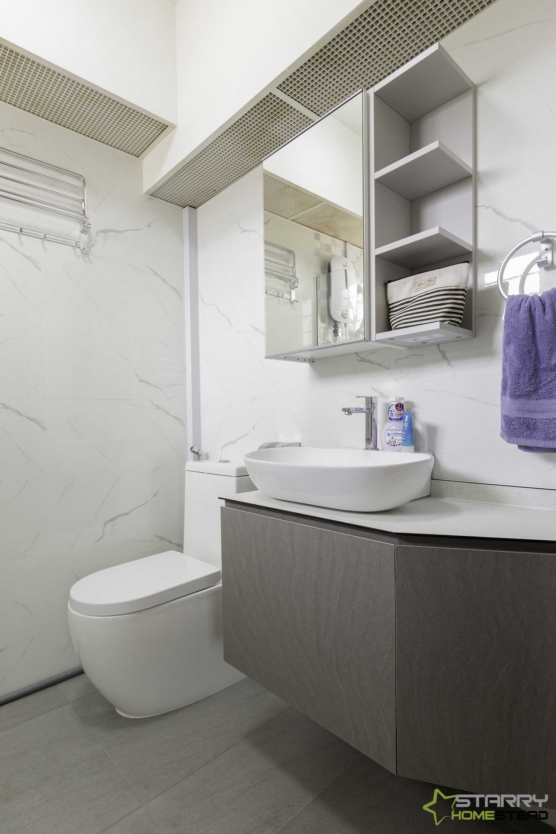 Scandinavian Bathroom with Mirror and Shower Screen