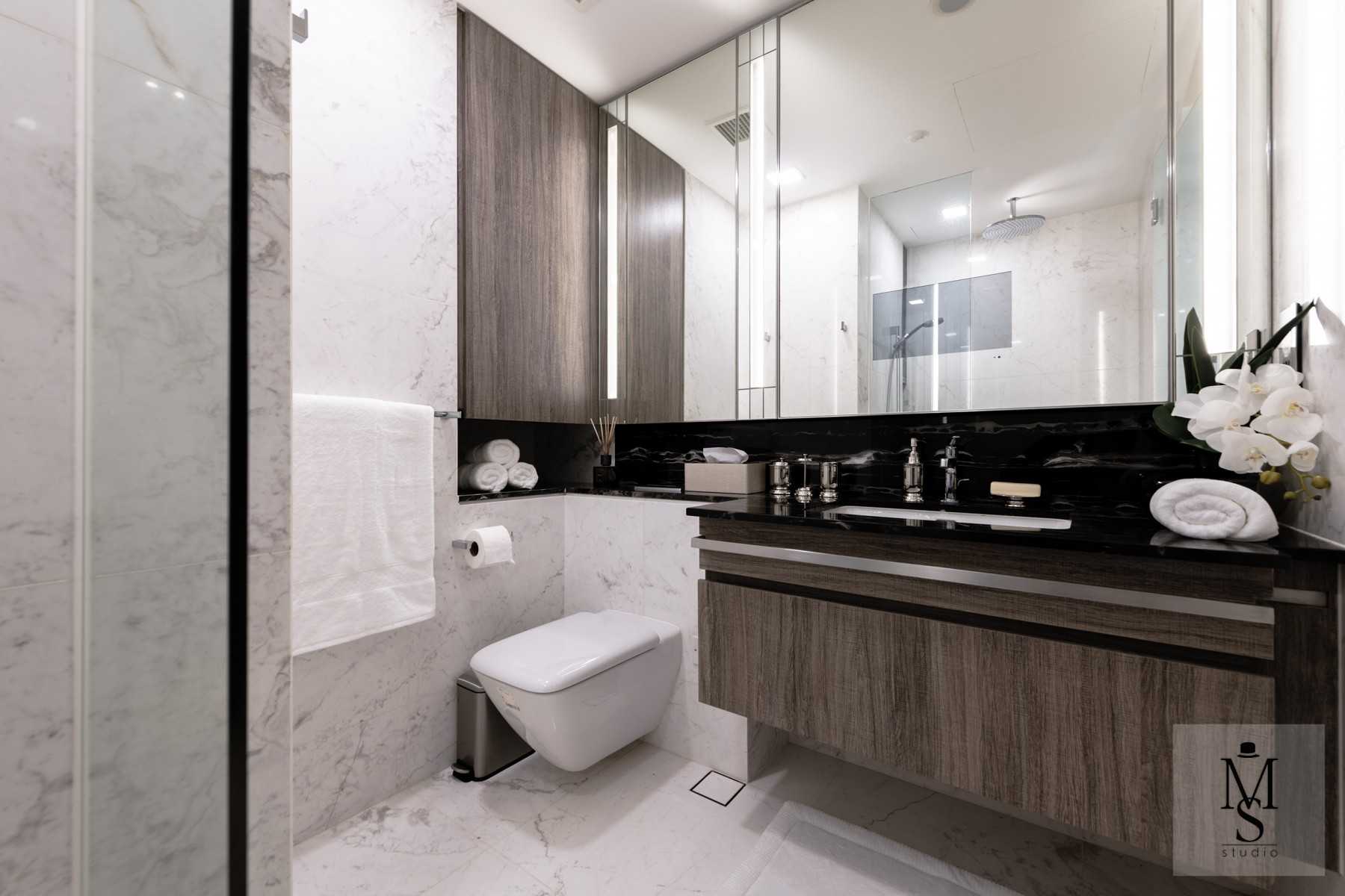 Contemporary Bathroom with Countertop and Mirror