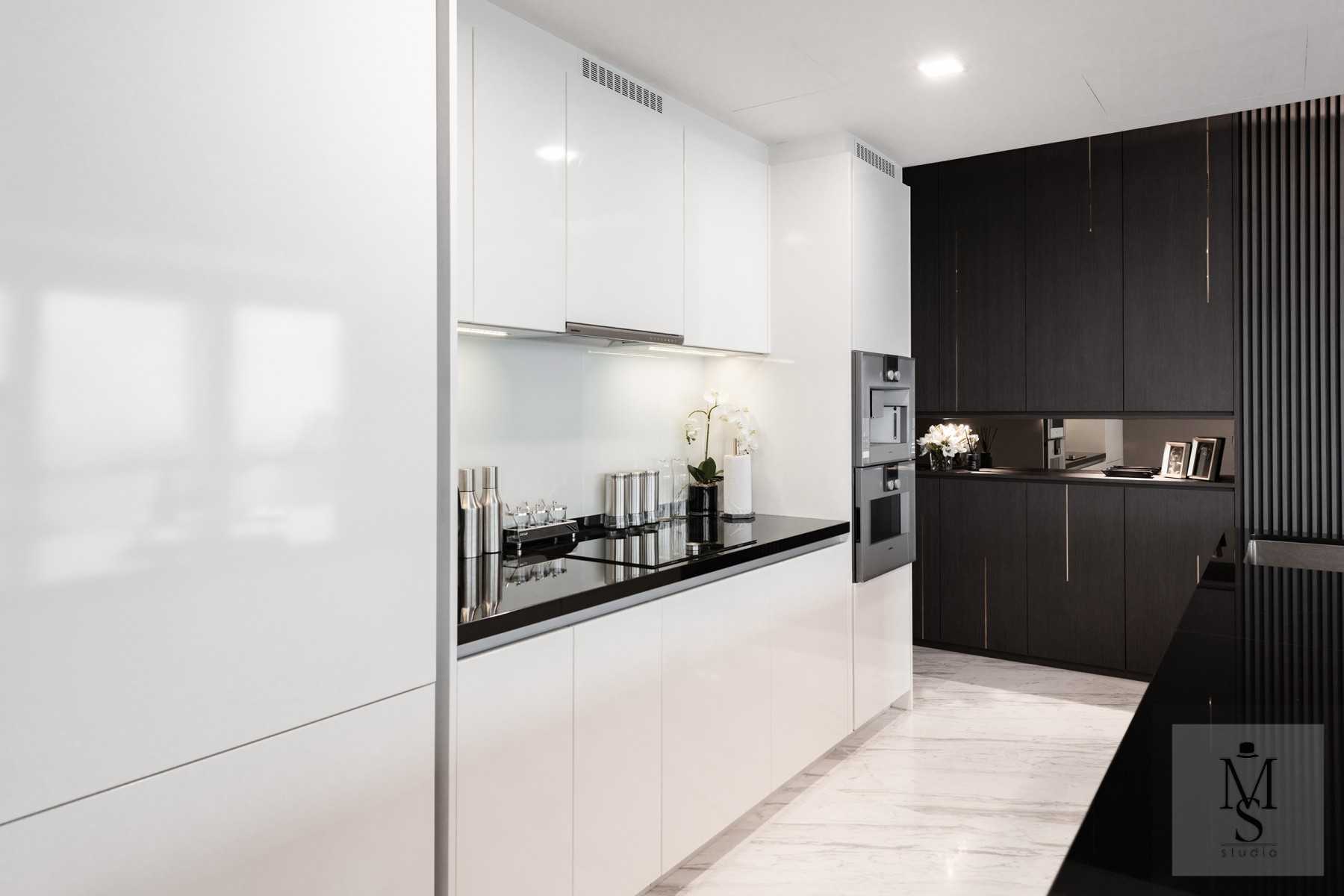 Contemporary Kitchen with Countertop and Kitchen Island