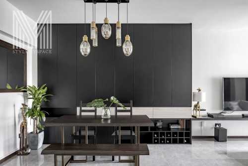 Contemporary at Emerald park
