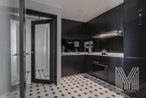 Contemporary at Emerald park