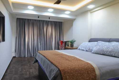 Contemporary Bedroom at Telok Blangah Crescent
