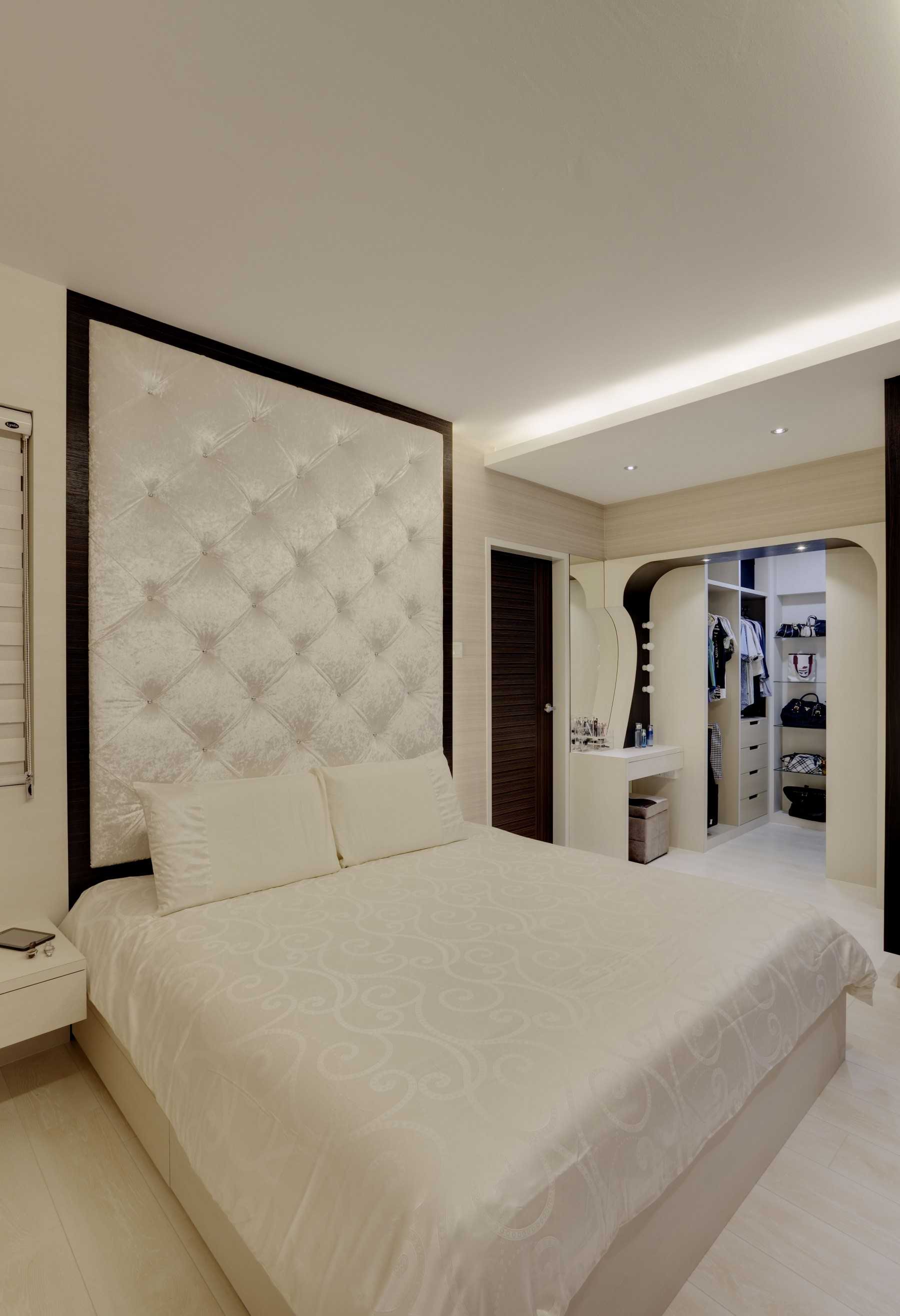 Contemporary Bedroom with Vinyl Flooring and Wardrobe