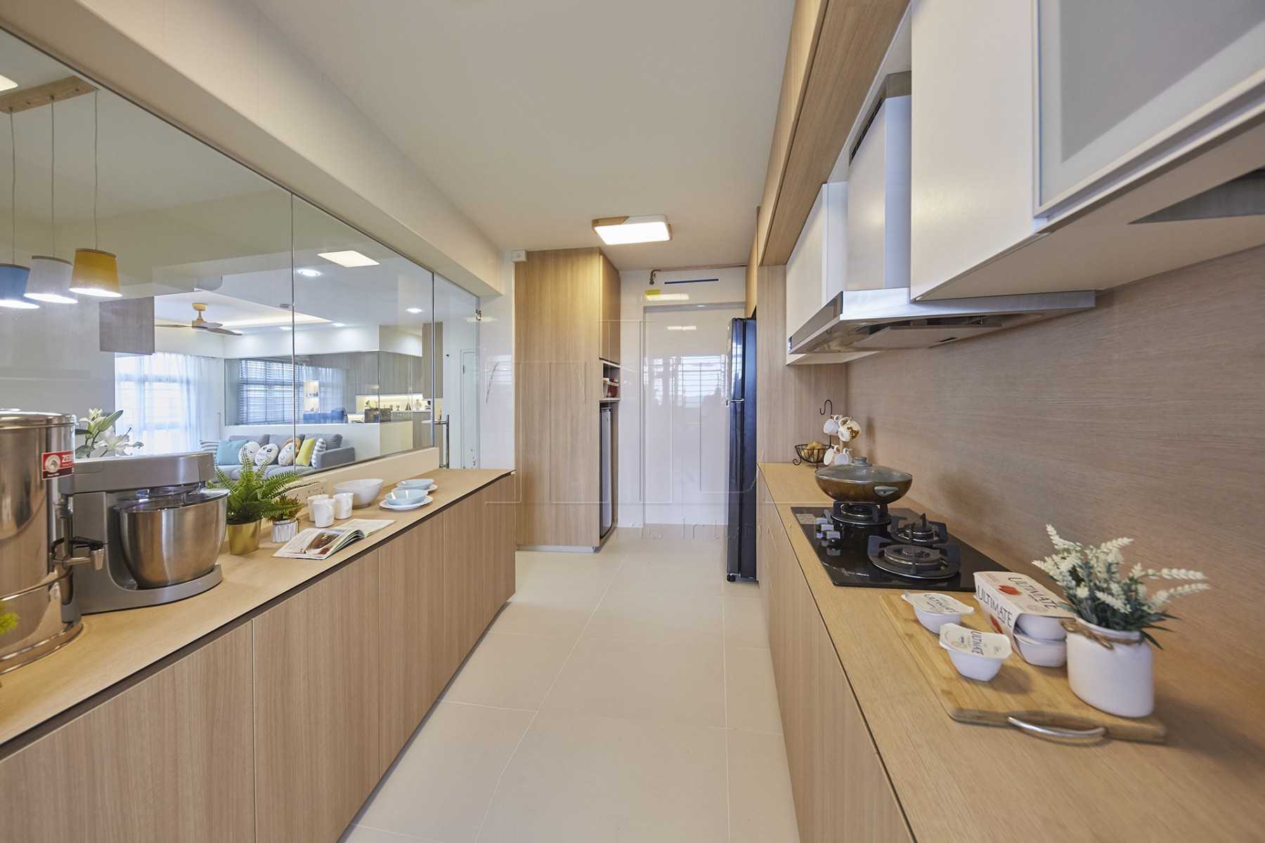 Minimalist Kitchen with Countertop and Open Kitchen