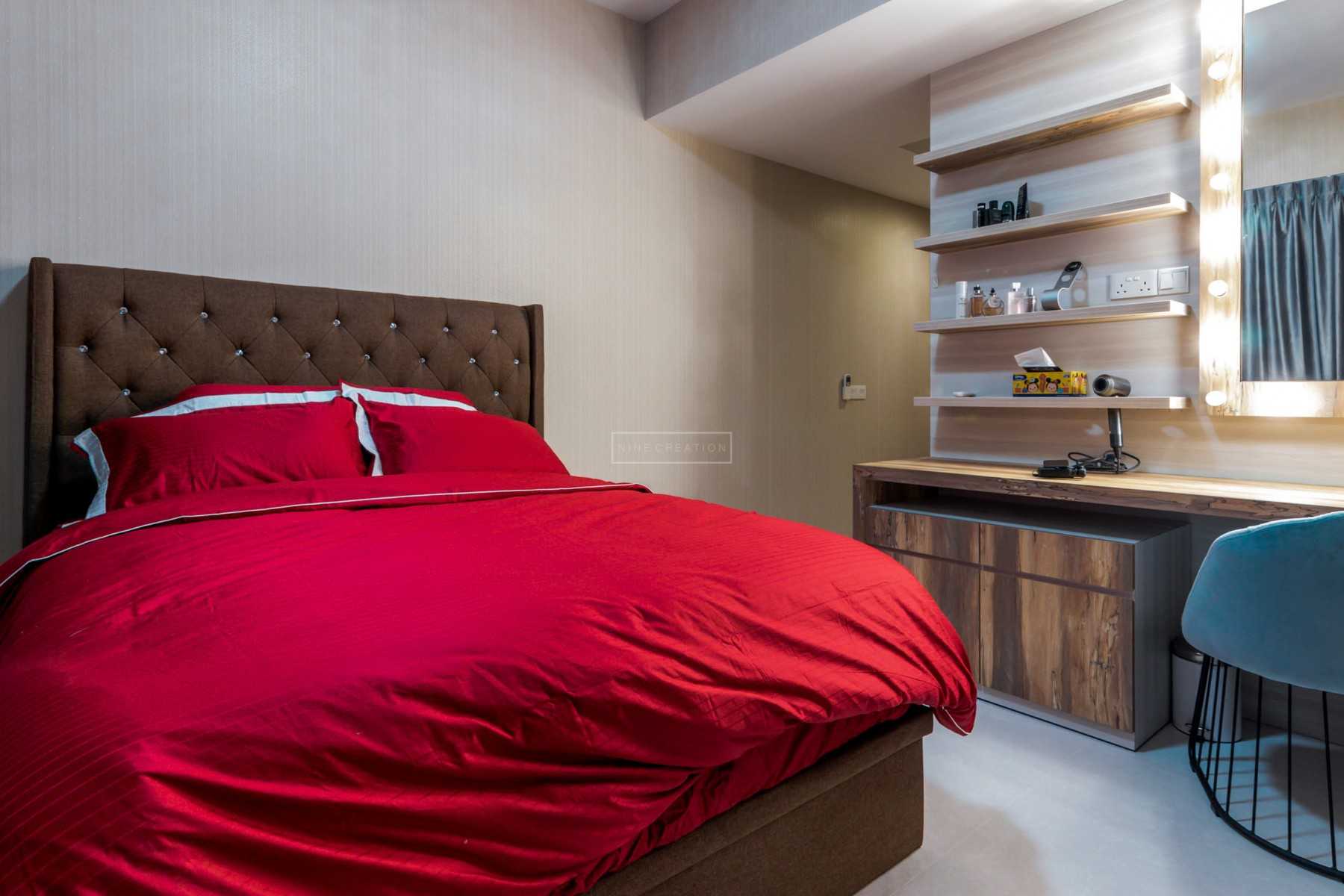 Modern Bedroom with Mirror and Bedroom Dresser